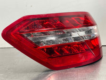 Load image into Gallery viewer, OUTER TAIL LIGHT LAMP E300 E350 E400 E550 E63 10 11 12 13 Left - NW481266
