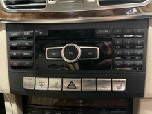 Load image into Gallery viewer, Radio  MERCEDES E-CLASS 2014 - NW481923
