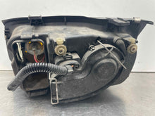 Load image into Gallery viewer, HEADLIGHT LAMP ASSEMBLY Volkswagen Jetta 02 03 04 05 06 Right - NW481867
