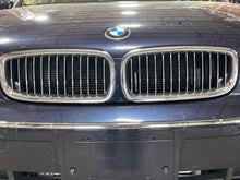 Load image into Gallery viewer, GRILLE BMW 760i 745i 2002 02 2003 03 2004 04 2005 05 Upper - NW482669
