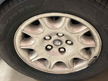 Load image into Gallery viewer, WHEEL Jaguar Xj8 98 99 16" Alloy 10 Triangle Slots - NW483356
