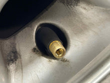Load image into Gallery viewer, WHEEL Jaguar Xj8 98 99 16" Alloy 10 Triangle Slots - NW483356
