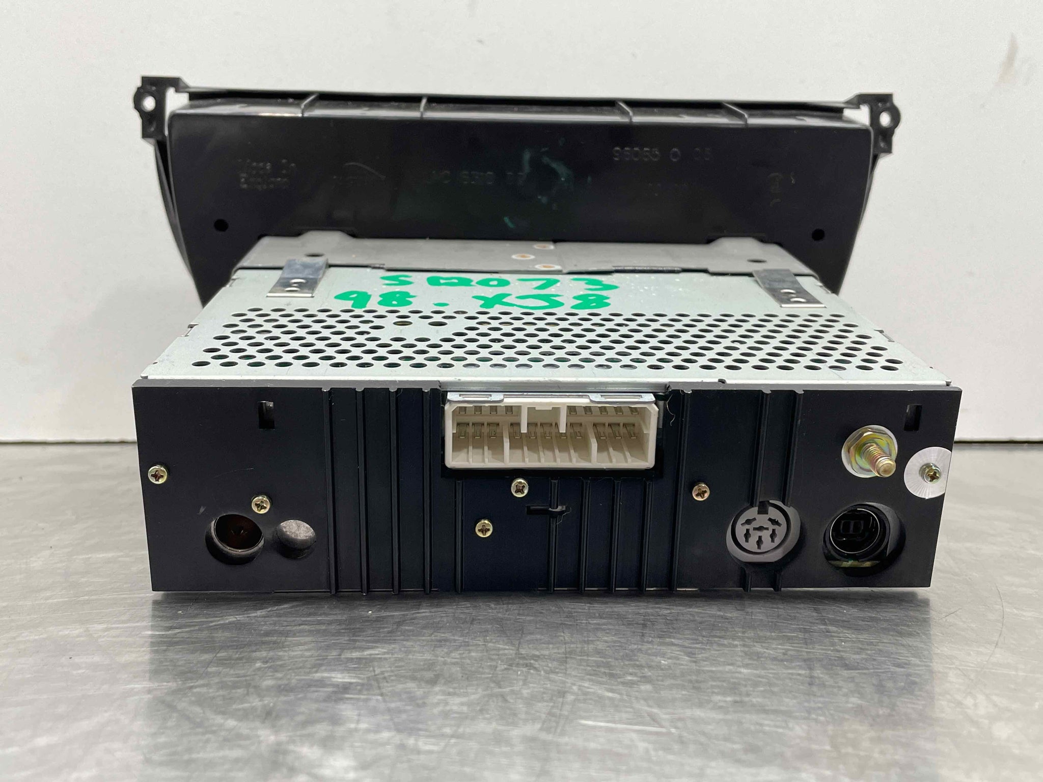 RADIO JAGUAR XJ8 1998 98 1999 99 AM FM CASSETTE - NW483244 – Tom's