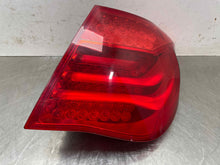 Load image into Gallery viewer, OUTER TAIL LIGHT LAMP 740i 740il 750 HYBRID 750i 750il 760li09-12 Right - NW484404
