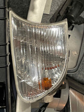 Load image into Gallery viewer, PARKLAMP TURN SIGNAL LIGHT 325ci 325i 330ci 02-06 Fender Mounted Left - NW484140
