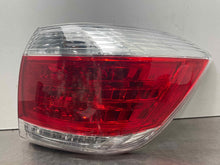 Load image into Gallery viewer, TAIL LIGHT LAMP ASSEMBLY Highlander 2011 11 2012 12 2013 13 Right - NW484989

