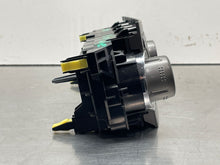 Load image into Gallery viewer, Temperature Controls  HIGHLANDER 2009 - NW484773
