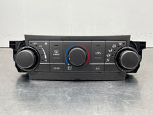 Load image into Gallery viewer, Temperature Controls  HIGHLANDER 2009 - NW484773
