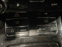 Load image into Gallery viewer, Temperature Controls  PORSCHE CAYENNE 2012 - NW484772
