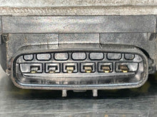 Load image into Gallery viewer, THROTTLE BODY Camry Highlander Rav 4 Avalon 05 06 - 10 - NW486195
