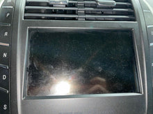 Load image into Gallery viewer, Info-Gps Screen Lincoln MKC 2017 - NW485944
