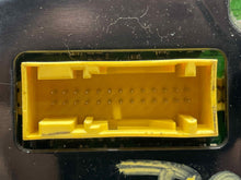 Load image into Gallery viewer, SPEEDOMETER CLUSTER Ford Mustang 2007 07 - NW486734
