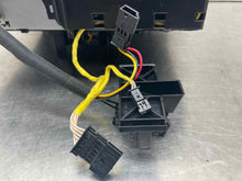 Load image into Gallery viewer, REMOTE CD CHANGER E350 E550 B200 CLS500 CLS55 CLS550 CLS63 E280 03-13 - NW488151
