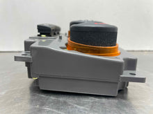 Load image into Gallery viewer, TEMPERATURE CONTROLS Kia Rondo 2007 07 2008 08 - NW487966

