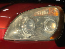 Load image into Gallery viewer, Headlight Lamp Assembly Kia Rondo 2007 - NW487979
