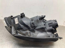 Load image into Gallery viewer, Headlight Lamp Assembly Kia Rondo 2007 - NW487979
