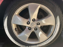 Load image into Gallery viewer, Wheel Rim Kia Rondo 2007 - NW488408
