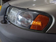 Load image into Gallery viewer, HEADLIGHT LAMP ASSEMBLY Volvo C70 S70 V70 XC70 01 02 03 04 Left - NW334055
