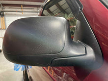 Load image into Gallery viewer, SIDE VIEW MIRROR Yukon Suburban Tahoe 03 04 05 Right - NW488549
