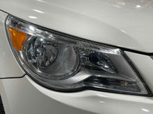 Load image into Gallery viewer, HEADLIGHT LAMP ASSEMBLY Volkswagen Routan 09 10 11 12 13 14 Right - NW488684
