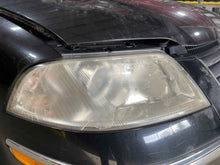 Load image into Gallery viewer, HEADLIGHT LAMP ASSEMBLY Volkswagen Passat 01 02 03 04 05 Right - NW489150
