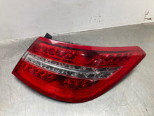 Load image into Gallery viewer, OUTER TAIL LIGHT LAMP E300 E350 E400 E550 E63 10 11 12 13 Right - NW489312

