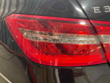 Load image into Gallery viewer, OUTER TAIL LIGHT LAMP E300 E350 E400 E550 E63 10 11 12 13 Left - NW489313
