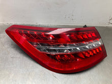 Load image into Gallery viewer, OUTER TAIL LIGHT LAMP E300 E350 E400 E550 E63 10 11 12 13 Left - NW489313
