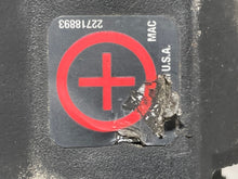 Load image into Gallery viewer, Fuse Box Chevrolet Equinox 2005 - NW489456

