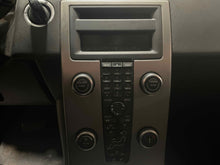 Load image into Gallery viewer, RADIO 40 Series C30 C70 S40 V50 V70 XC70 07 08 09 10 11 12 13  AM FM 6CD - NW490832
