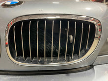 Load image into Gallery viewer, GRILLE BMW 330i 325i 2004 04 2005 05 2006 06 Coupe Upper Left - NW491756
