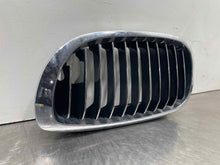 Load image into Gallery viewer, GRILLE BMW 330i 325i 2004 04 2005 05 2006 06 Coupe Upper Left - NW491756
