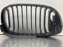 Load image into Gallery viewer, GRILLE BMW 330i 325i 2004 04 2005 05 2006 06 Coupe Upper Left - NW491756
