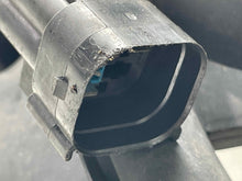 Load image into Gallery viewer, RADIATOR FAN ASSEMBLY 320i 323i 330i 99 00 01 02 - 06 - NW491587
