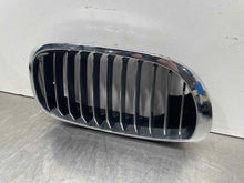 Load image into Gallery viewer, GRILLE BMW 330i 325i 2004 04 2005 05 2006 06 Coupe Upper Right - NW491757
