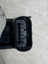 Load image into Gallery viewer, THROTTLE BODY Compass Caliber Journey Patriot Sebring 2007 07 08 09 10 11 2.4L - NW493756
