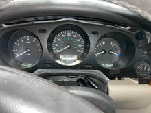 Load image into Gallery viewer, SPEEDOMETER CLUSTER XJ8 XK8 2001 01 02 03 - NW494348
