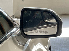 Load image into Gallery viewer, Side View Door Mirror Lincoln MKZ 2013 - NW494792
