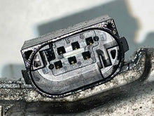 Load image into Gallery viewer, THROTTLE BODY Volvo V50 C30 C70 S40 04 05 06 07 08 - 10 - NW497588
