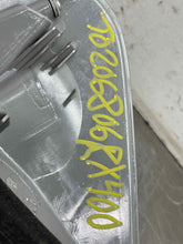 Load image into Gallery viewer, OUTER TAIL LIGHT LAMP Lexus RX400H 2006 06 2007 07 Right - NW497593
