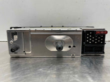 Load image into Gallery viewer, RADIO BMW 320i 330i M3 2002 02 03 04 05 06 AM/FM/CD - NW497985
