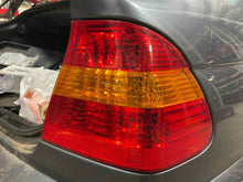 Load image into Gallery viewer, OUTER TAIL LIGHT LAMP 320i 325ci 325i 330ci 330i 330xi 02-05 Right - NW498070
