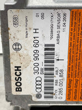 Load image into Gallery viewer, AIR BAG CONTROL MODULE COMPUTER Porsche Cayenne 2006 06 - NW498217
