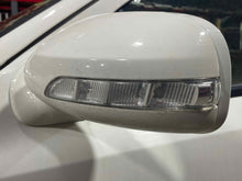 Load image into Gallery viewer, SIDE VIEW DOOR MIRROR E350 E550 E280 E300 E320 E63 07 08 09 Left - NW499644
