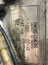 Load image into Gallery viewer, AC COMPRESSOR BMW 318i 325i Z3 1994 94 95 96 97 98 - NW499604
