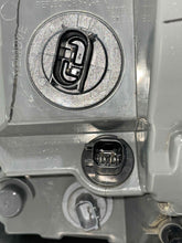 Load image into Gallery viewer, Tail Lamp Light  GRAND CHEROKEE 2018 - NW501136
