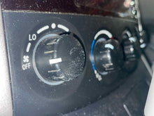 Load image into Gallery viewer, FRONT TEMPERATURE CONTROLS Toyota Sienna 06 07 08 09 10 - NW501527
