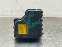 Load image into Gallery viewer, ABS PUMP Sienna 2004 04 2005 05 2006 06 2007 07 2008 08 - NW501298
