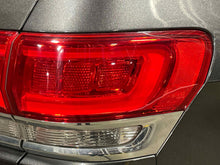 Load image into Gallery viewer, OUTER TAIL LIGHT LAMP Jeep Grand Cherokee 15 16 17 18 19 20 Right - NW505391
