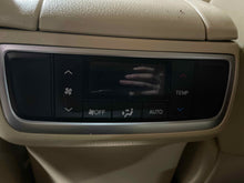 Load image into Gallery viewer, Temperature Controls  HIGHLANDER 2017 - NW505159
